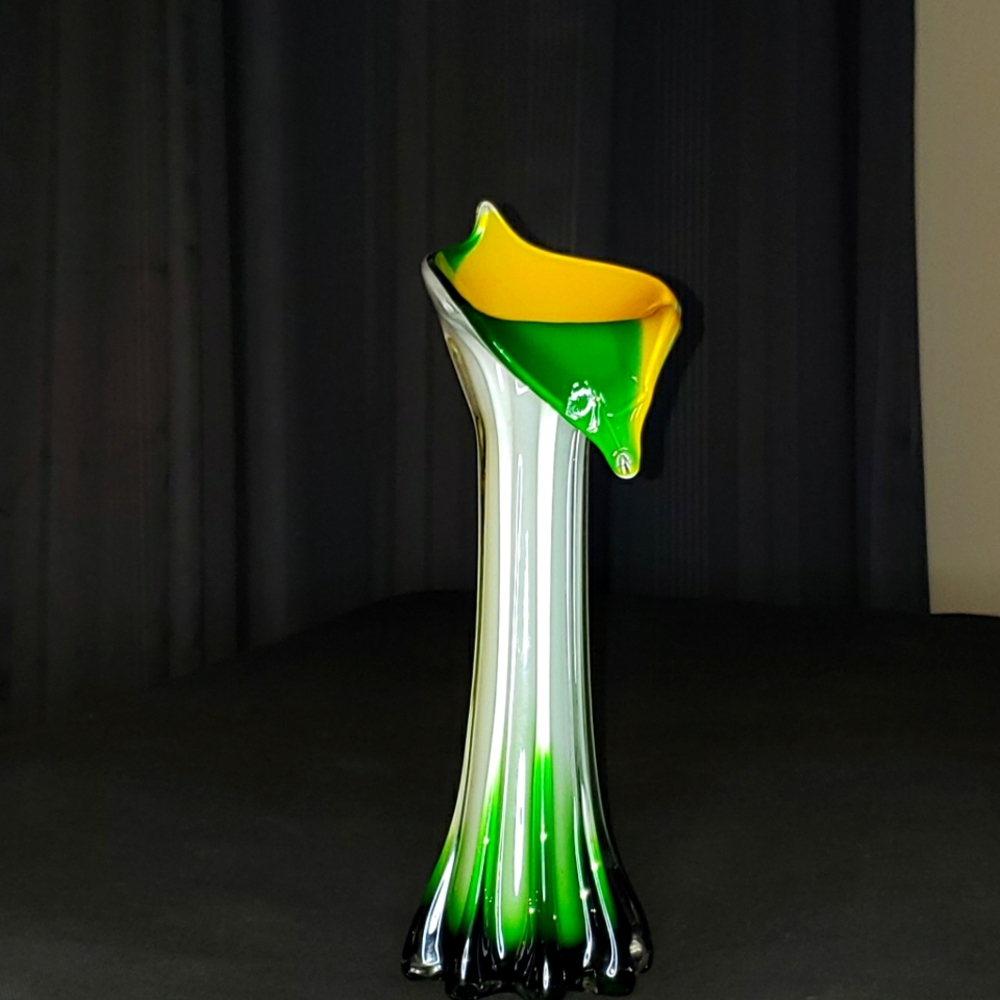 Italian art glass Calililly Vase.